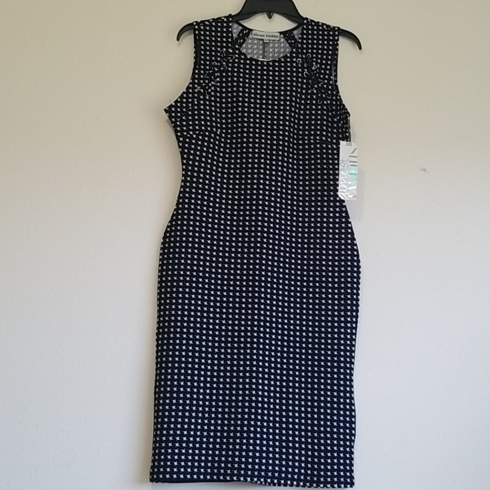 Almost Famous Sleeveless Dress Black/ White